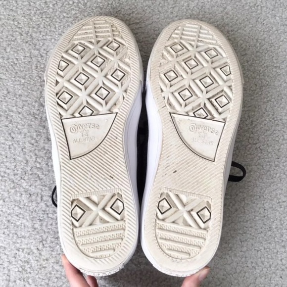 Converse Chuck Taylor Low Top All Star Sneakers - Picture 8 of 9